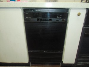 東芝　食器洗い乾燥機　BDW-642U　金子栄治