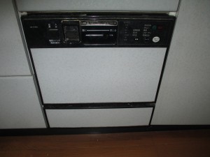 サンヨー　食器洗い乾燥機　DW-S2B