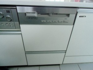 Panasonic 食器洗い乾燥機　NP-45V1WSAA
