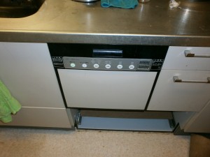 TOTO 食器洗い乾燥機　EUF100R