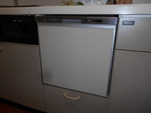 Panasonic製食器洗い乾燥機 NP-45MS9S