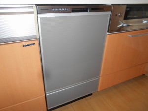 Panasonic製食器洗い乾燥機 NP-45MD9SP