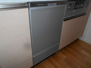 Panasonic製食器洗い乾燥機 NP-45MD9S